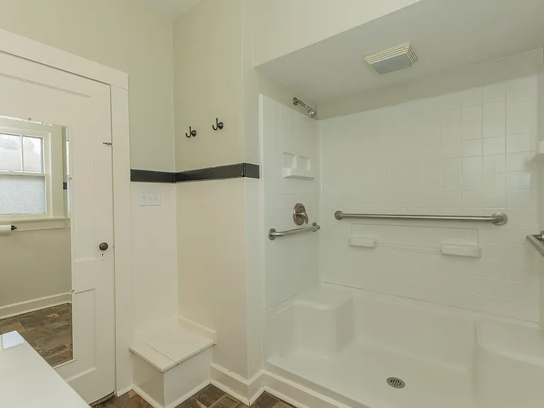 1910 N Weinbach Ave — Photo 18