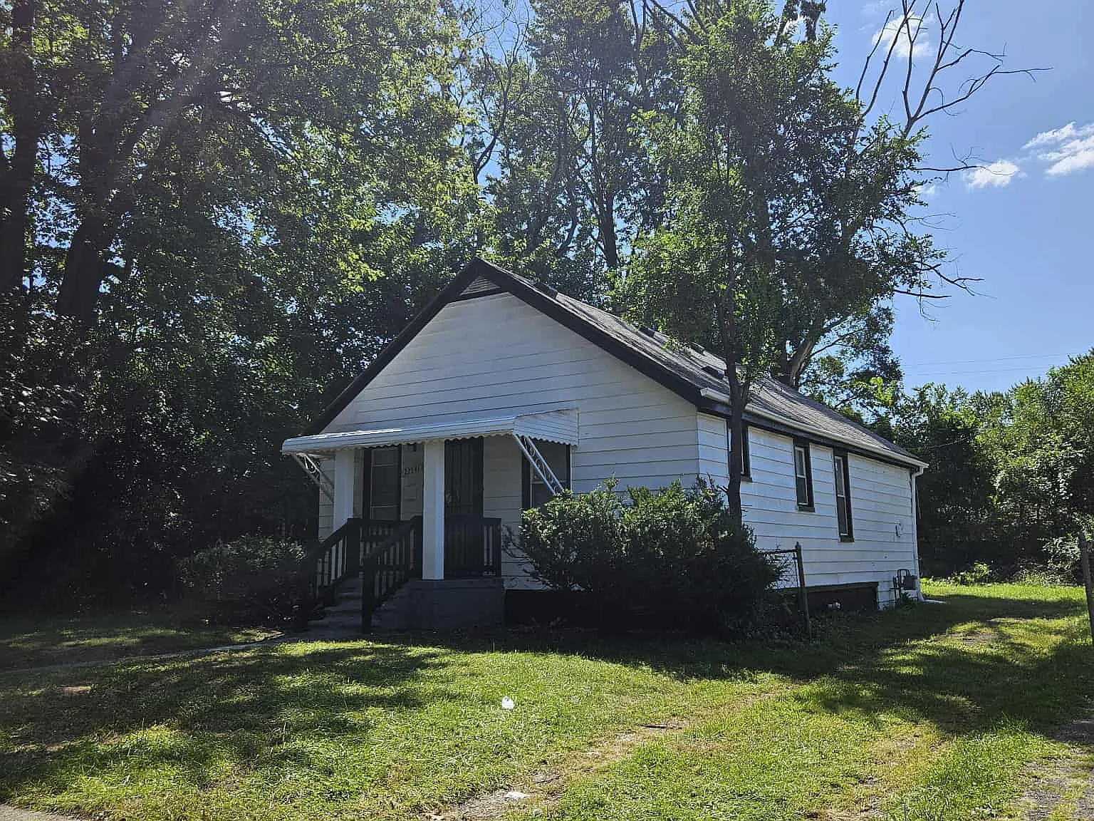3 bed, 920 sqft, $1,300 — Photo 3
