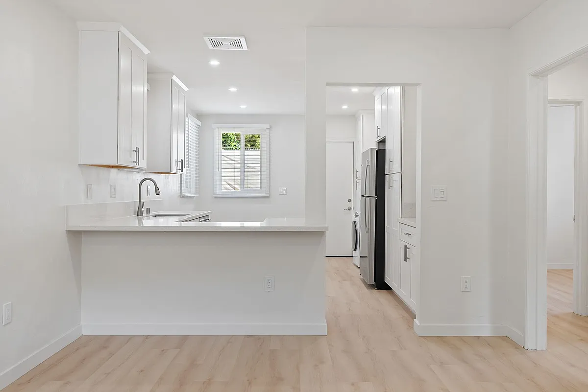 Building Photo - 3122 Rockview Place