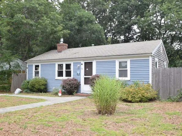 16 Circuit Rd E, West Yarmouth, MA 02673