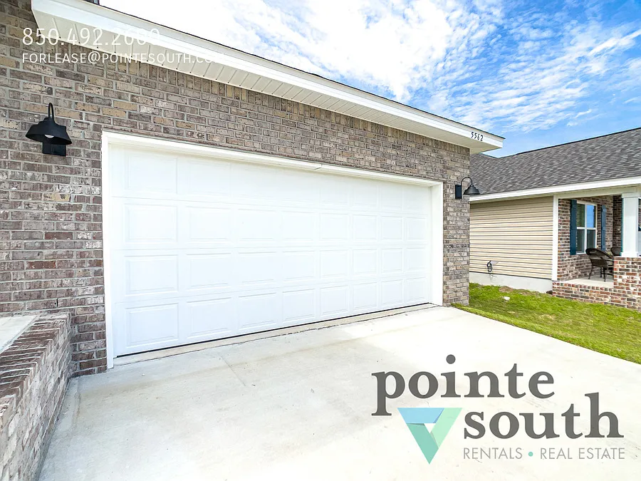 Updated 4 Bedroom in Milton! — Photo 4