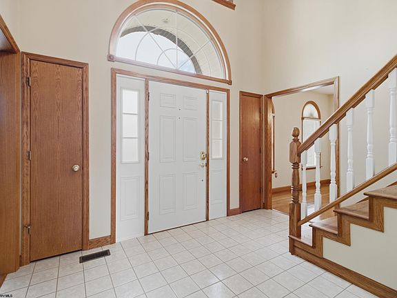 3rd image of 2019 Tanglewood Rd