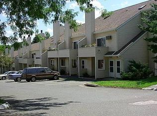 8 Rose Ln #24-16, Danbury, CT 06812