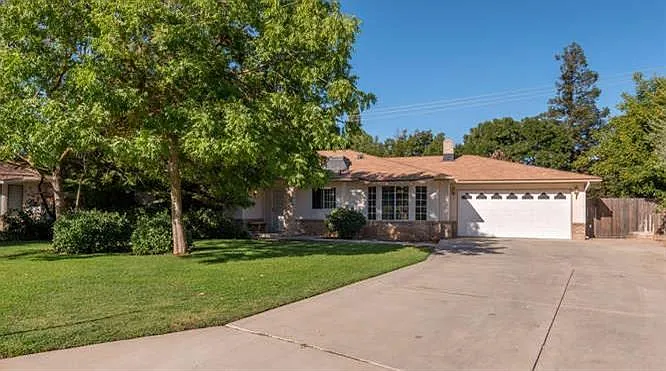 3769 W Los Altos Ave photo 1