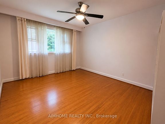 5th image of 25 Burbank Dr