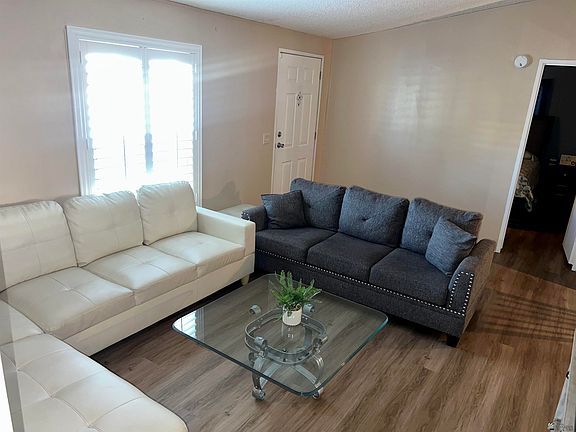 5th image of 1419 W Jennifer Ln