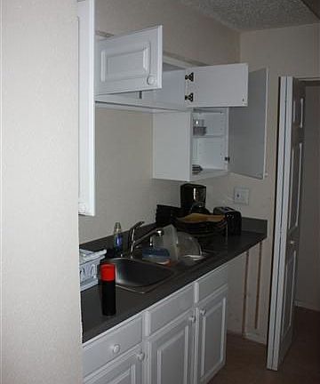 4th image of 3700 Idlebrook 100 Cir