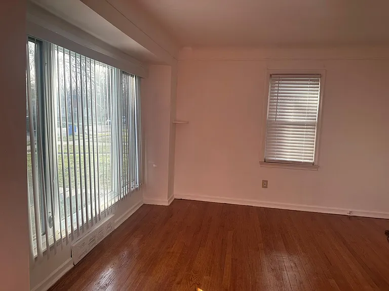 609 Arlington St — Photo 2