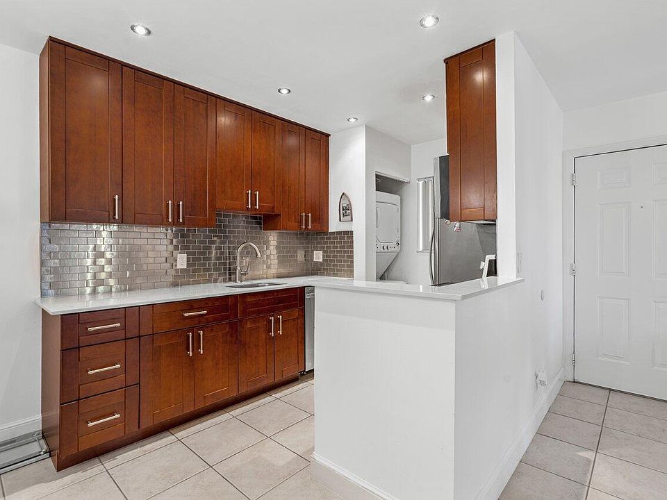 1st image of 632 Trace Cir APT 203