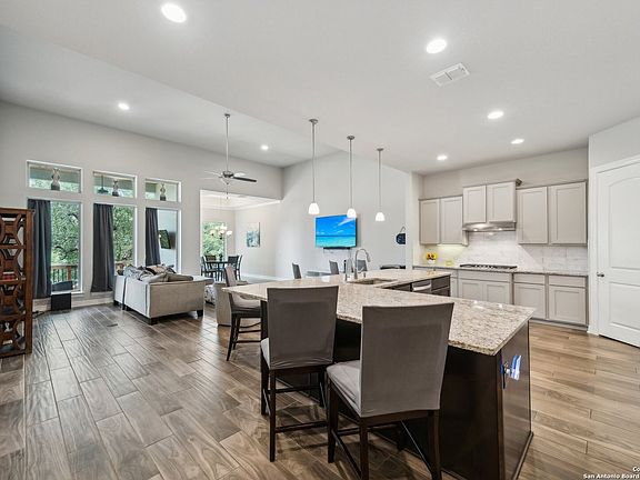 2nd image of 4406 AVERY WAY