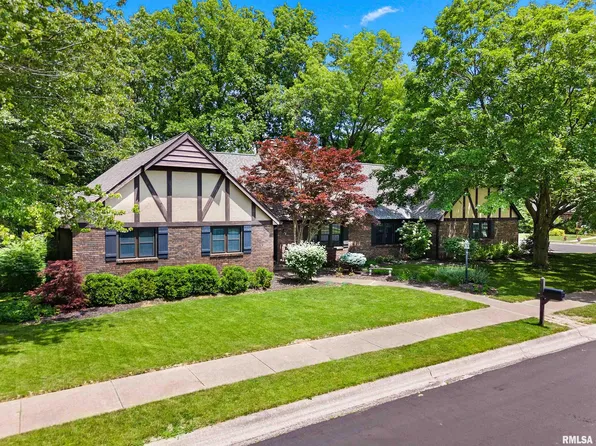 616 W Brookforest Dr, Peoria, IL 61615