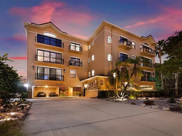 205 Golden Gate Point #401, Sarasota, FL 34236