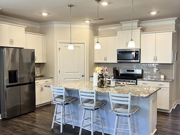 5th image of 4215 Millstream Rd