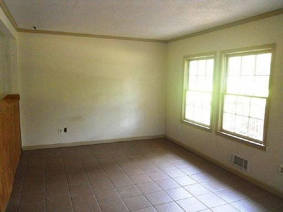 2nd image of 3890 Lisas Dr NW