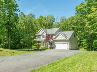 71 Glass Lake Rd, Averill Park, NY 12018