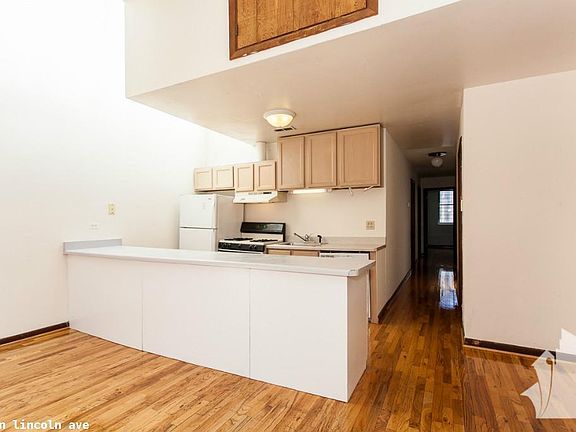 5th image of 2521 N Lincoln Ave #1415