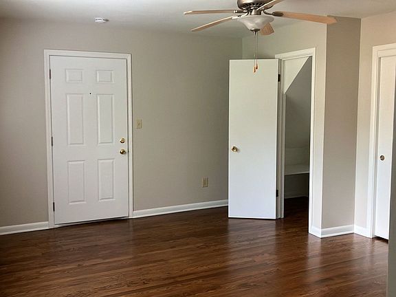 3rd image of 8448 Travis Ln