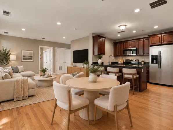 100 Fellsway W APT 302, Somerville, MA 02145