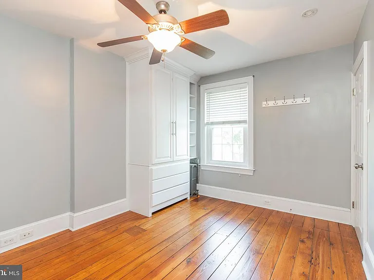 620 E Hector St — Photo 14