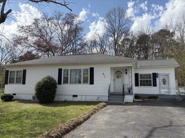 911 Fairmont Ave NW, Cleveland, TN 37311
