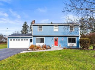 16 Mount Vernon Cir, Fairport, NY 14450