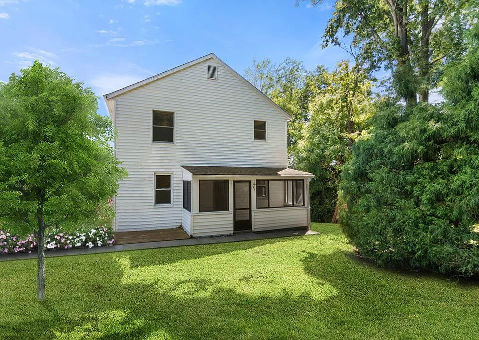 5 1/2 Sunrise Rd