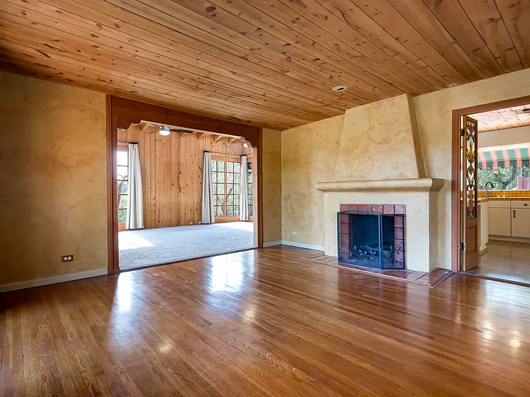 8873 Golf Dr — Photo 6