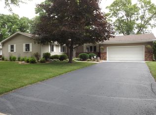 9633 Utica Rd, Bloomington, MN 55437