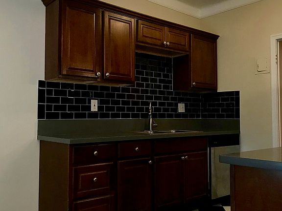 4th image of 437 S Cloverdale Ave APT 7