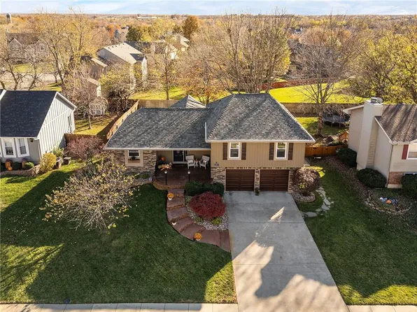 15607 W 152nd Ter, Olathe, KS 66062
