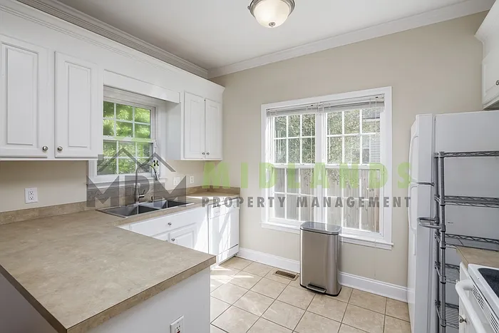 3875 Timberlane Dr — Photo 6