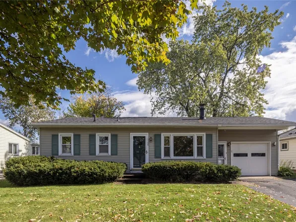 68 Schum Ln, Rochester, NY 14609