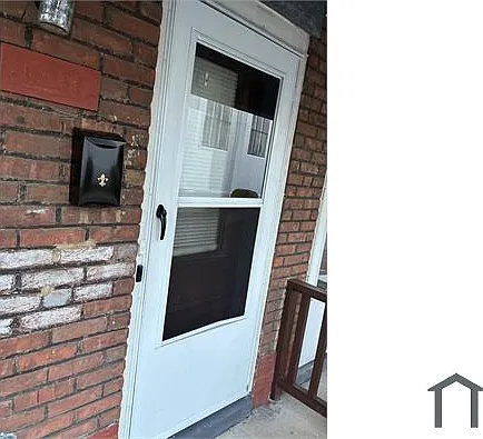 2 bed, 1000 sqft, $1,100 — Photo 1