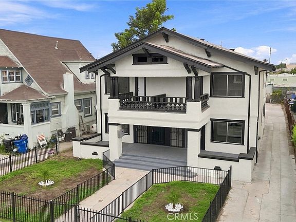 5th image of 611 W 46th St