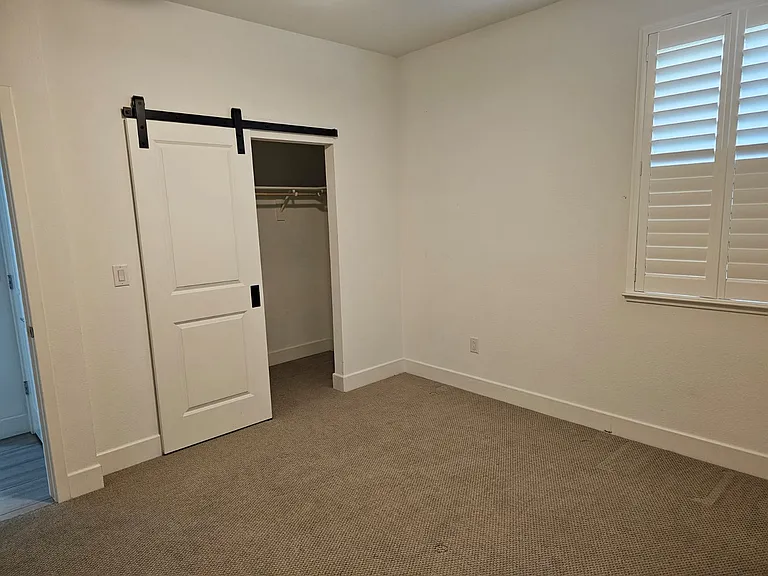 7081 Pickering St — Photo 15