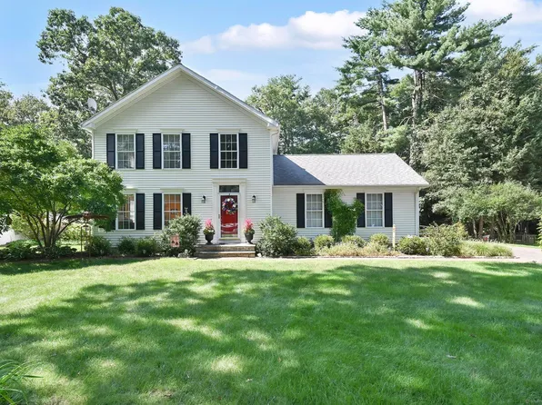 7 Rebecca Lane, Simsbury, CT 06070