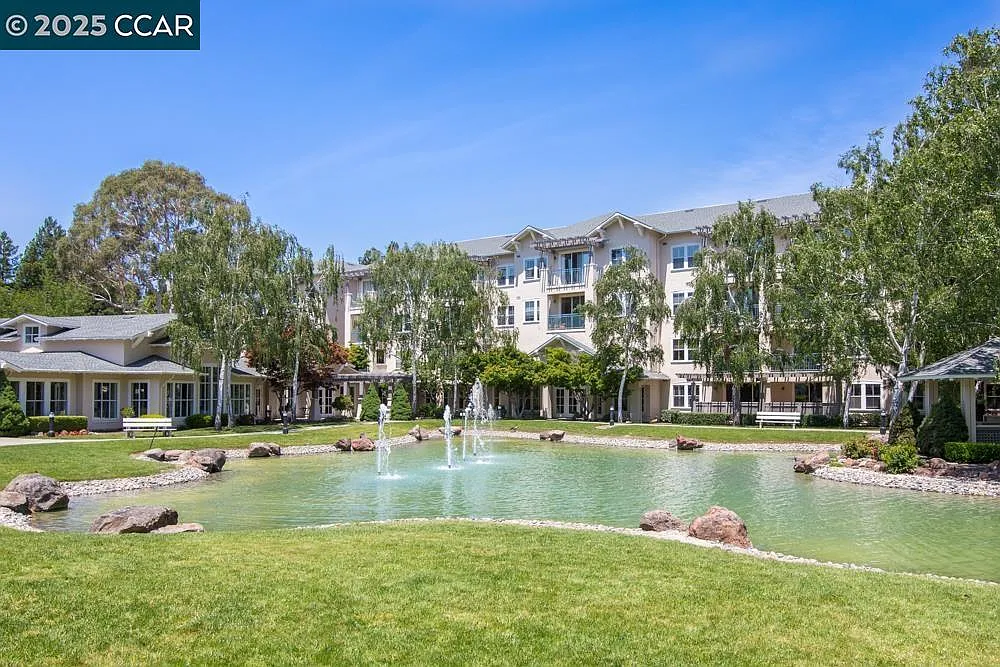 1860 Tice Creek Dr APT 1117 photo 1