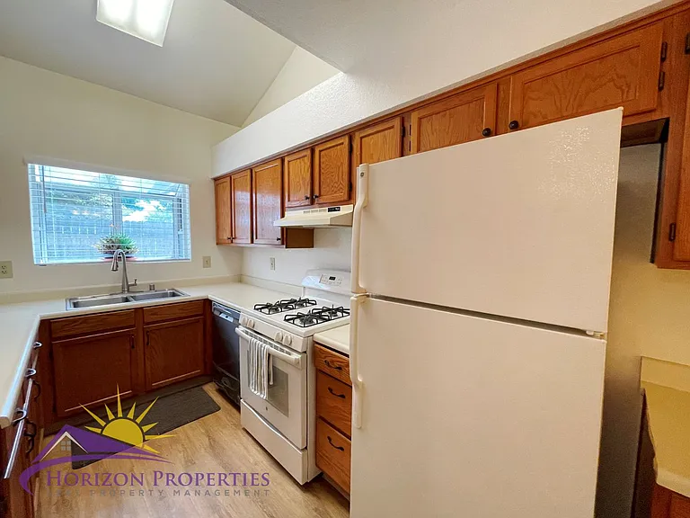 4269 Taylor St — Photo 9