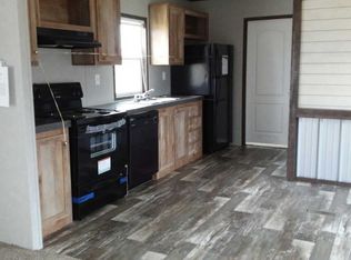 503 W Lower Line St Trlr 40, La Grange, TX 78945