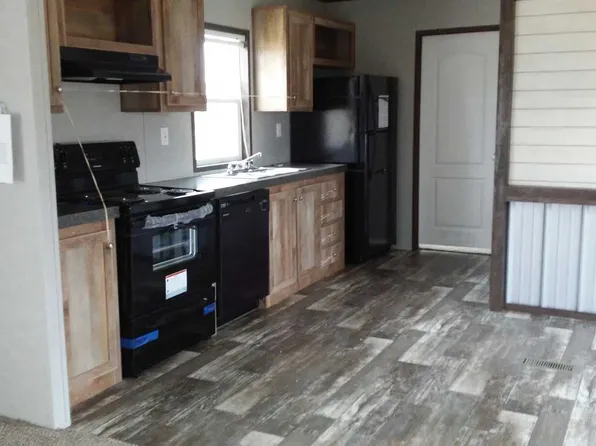 503 W Lower Line St, La Grange, TX