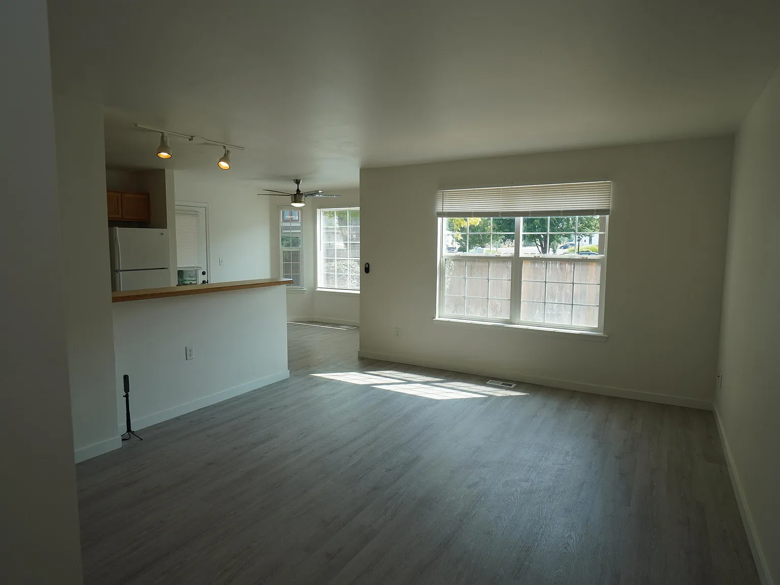 10041 West Garverdale Lane - 101 — Photo 4