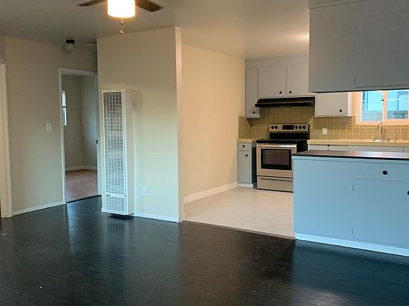 3rd image of 326 Roosevelt Ave #2