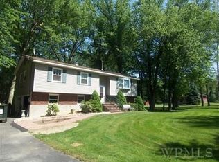 34 Warren Dr, Hopewell Junction, NY 12533