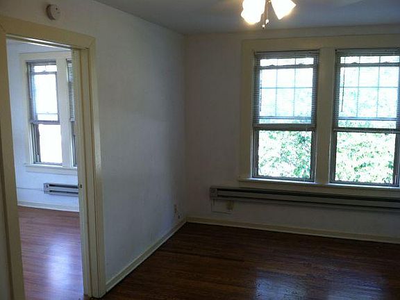 4th image of 2006 West Blvd #5