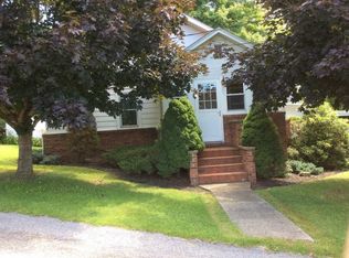 802 Luna Dr, Summersville, WV 26651