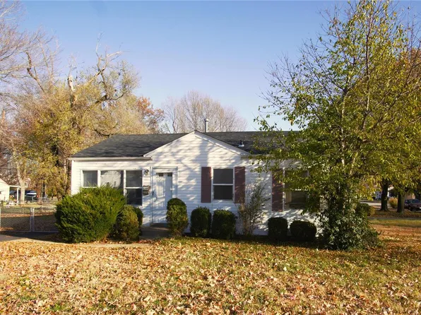 4350 Saint Dominic Ln, Saint Ann, MO 63074