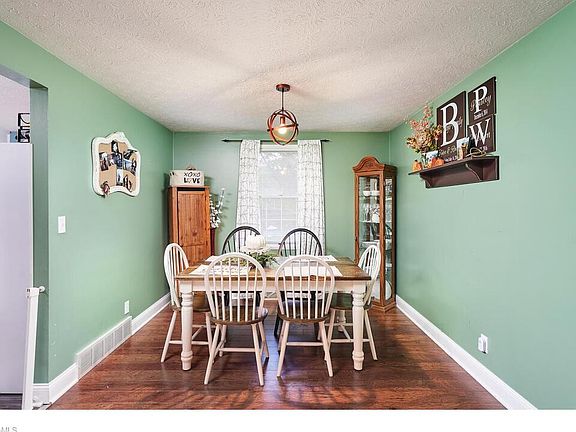 4th image of 1078 Erin Dr