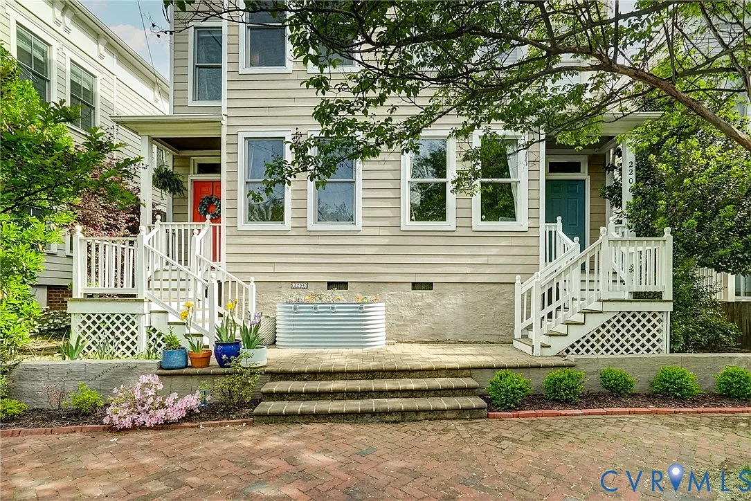 2204 M St photo 1