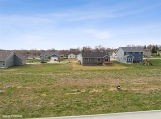 505 E Galileo Dr, Riverside, IA 52327