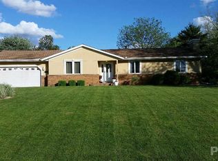 215 Whispering Oaks Dr, Metamora, IL